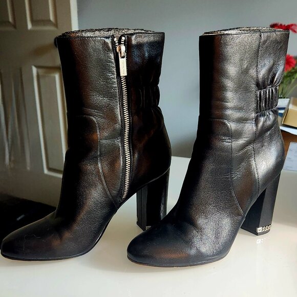Michael Kors Ladies 9.5M leather side zip boot - Picture 2 of 5